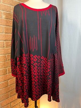 Iguana red and black abstract patterned tunic dress - XL—-2X Retail $139